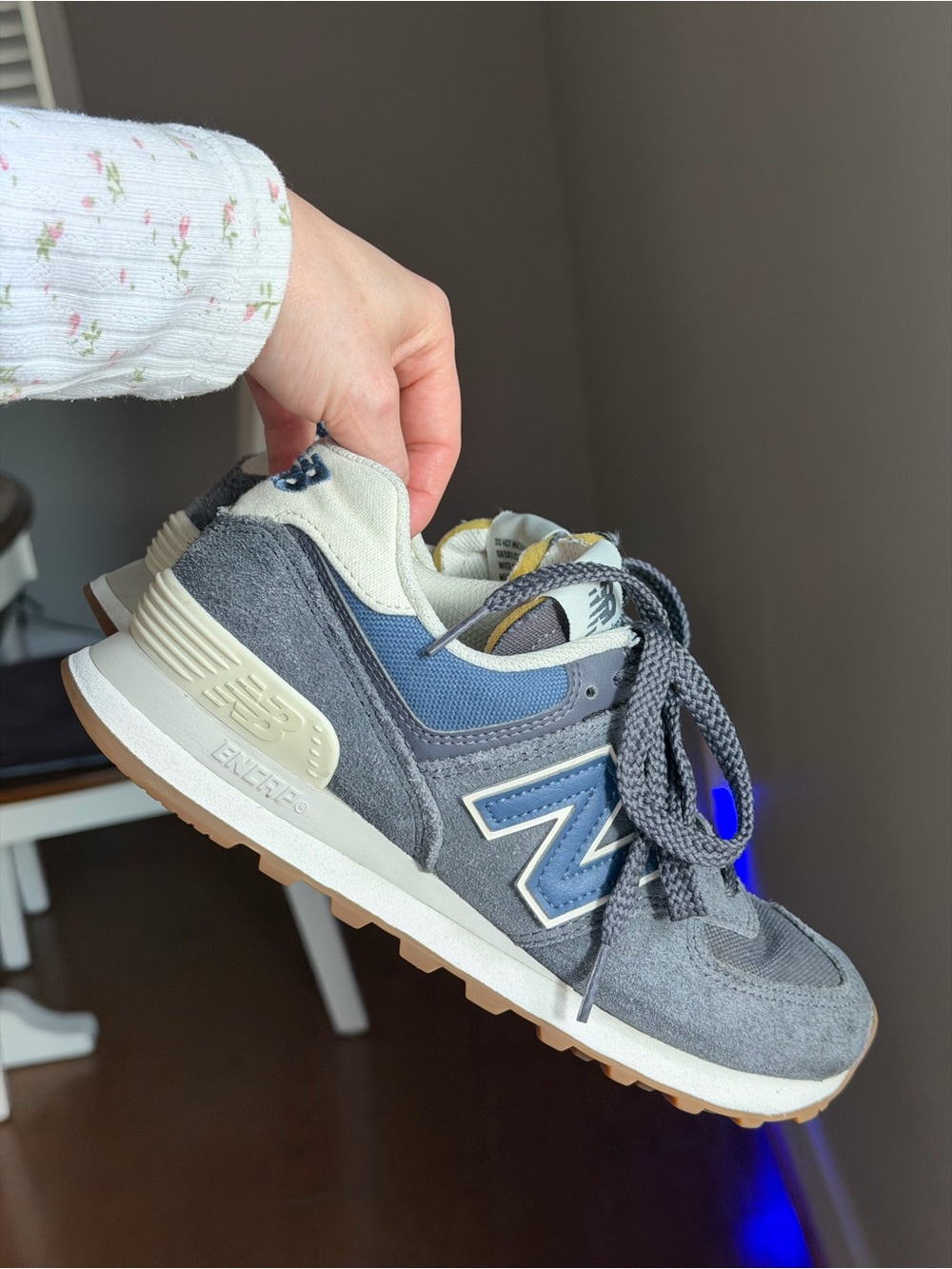New Balance 574 woman Suede Sneakers, US W 7